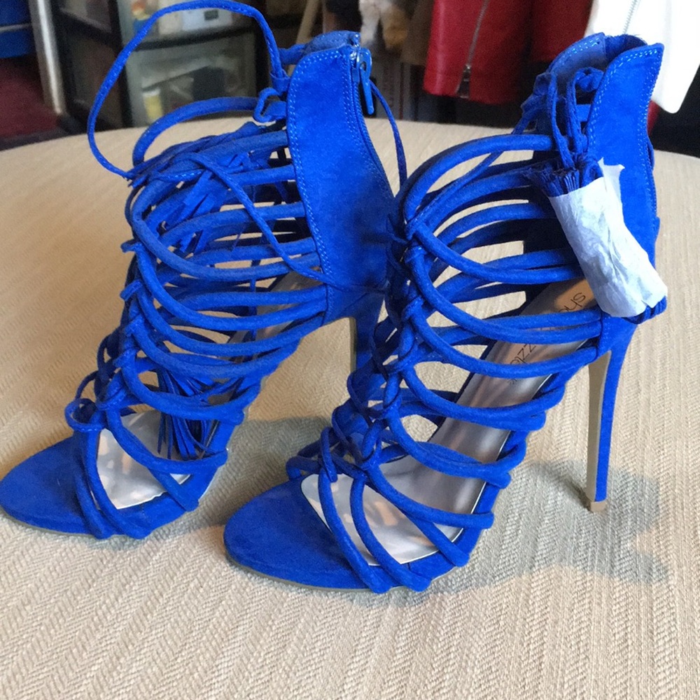 Shoes - Picture 2 of 3